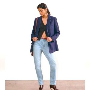 Everlane The ’90s Cheeky® Jean in great condition Size 28 Light Wash